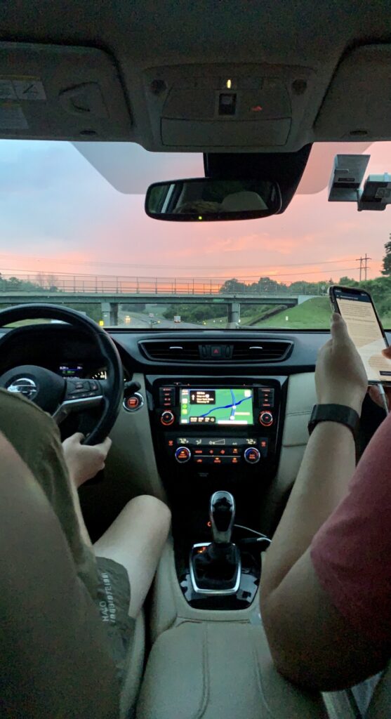 Indefra bil med solnedgang USA