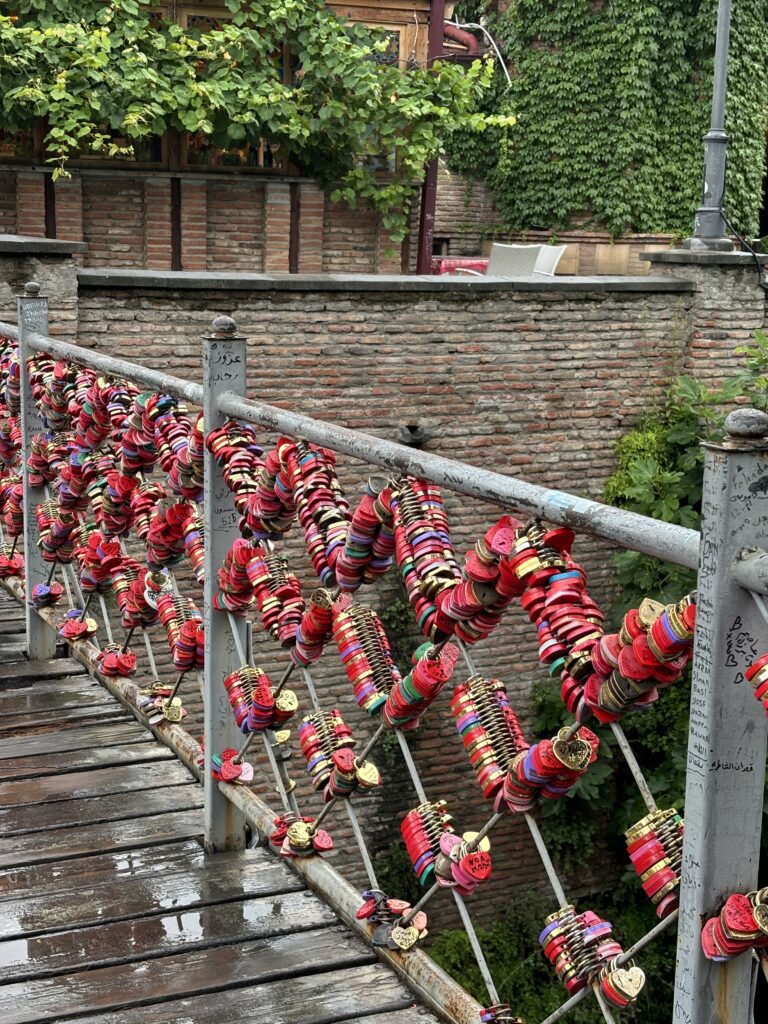 Bridge of love Tbilisi Georgien